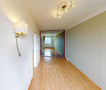 Pronájem světlého a útulného bytu 2+1 s lodžií a výhledem na západ ... - Photo 3