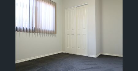 Modern 4 Bedroom in Quiet Cul-de-Sac - Photo 4