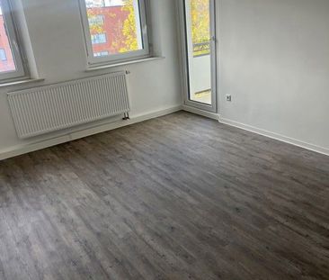 Endlich Zuhause! Renovierte 3-Zimmer-Wohnung mit Balkon! - Foto 1