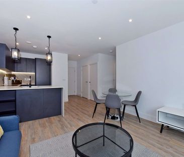 A superb furnished two bedroom apartment with car parking for one c... - Photo 1