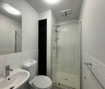 1-Bedroom Apartment in Prime Prahran Location - Photo 3