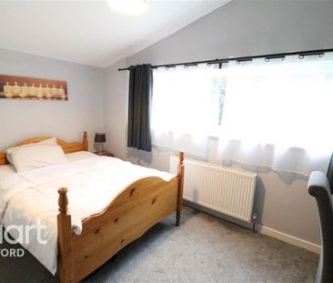 1 bedroom in a house share to rent - Photo 3