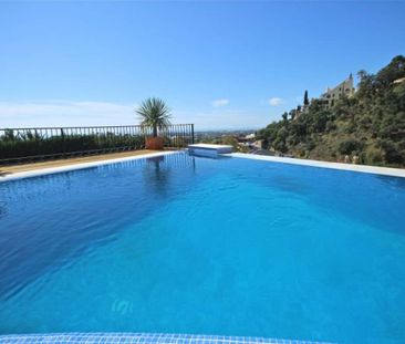 Charmante villa 4 chambres avec piscine "infinity" vue incroyable m... - Photo 1