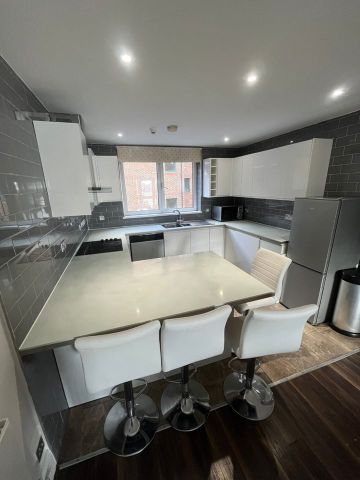 2 Bed Flat, Pepper Street, E14 - Photo 5