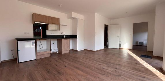 Location Appartement 2 pièces 45m² ARMENTIERES 59280 - Photo 2