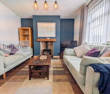 2 bedroom terraced house to rent - Photo 2