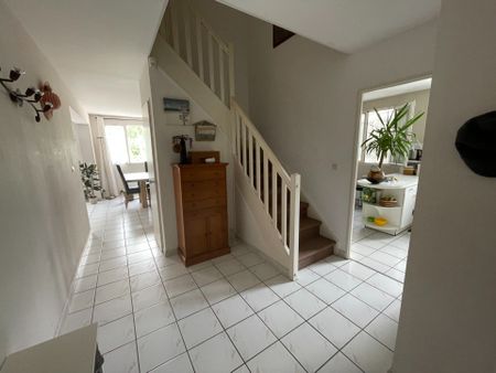 Location Appartement 5 pièces 138m² MERIGNAC 33700 - Photo 4