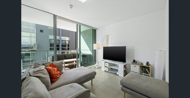 Vibrant Prahran Living with Resort-Style Amenities - Photo 1