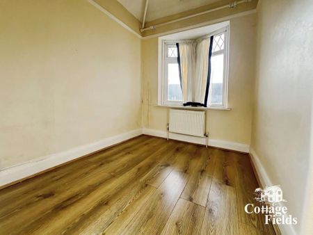 4 bedroom semi-detached house to rent - Photo 5