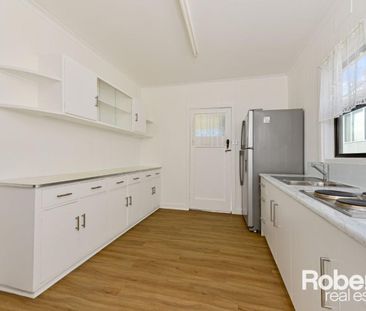 9 Corinda Grove, West Moonah TAS 7009 - House For Rent | Domain - Photo 6