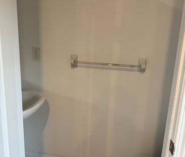 For Lease - 3135 Boxford Crescent Unit# 12, Mississauga, Ontario - Photo 4