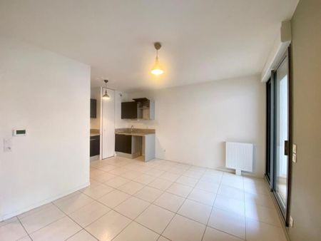 Location Appartement 2 pièces 42m² BORDEAUX 33100 - Photo 2