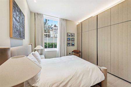 Exceptional three bedroom apartment with cinema room and private patio on Hamilton Terrace. - Photo 5