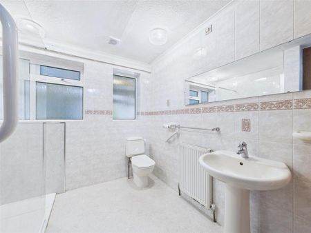 3 bedroom bungalow to rent - Photo 2