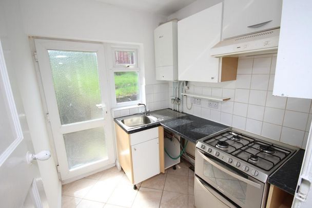 3 bedroom semi-detached house to rent - Photo 1