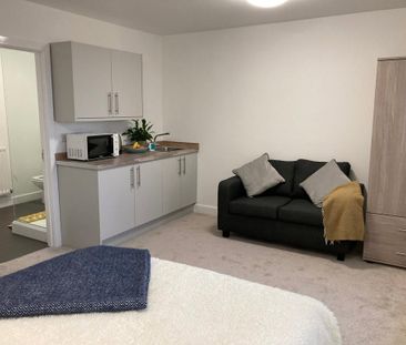 1 bedroom in a house share to rent - Photo 1