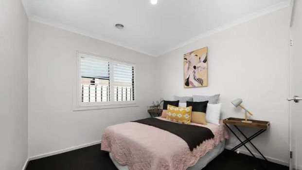 “Modern 4-Bedroom Property for Lease in Upper Point Cook!!” - Photo 1