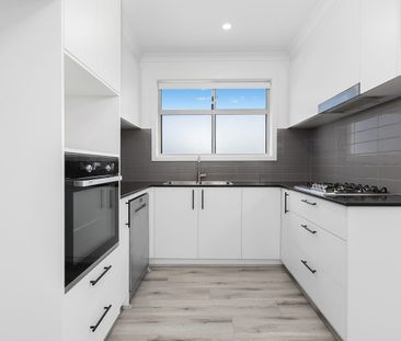 Enviably Positioned - Photo 6