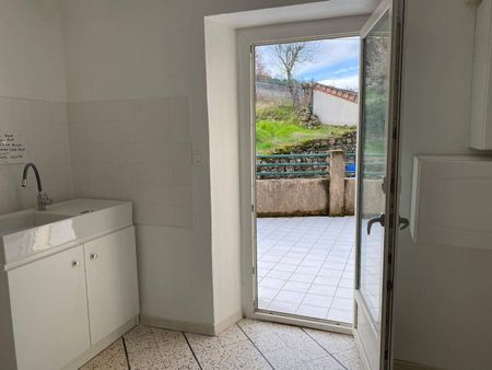 Location appartement 1 pièce 16 m² à Saint-Paul-le-Jeune (07460) 4 - Photo 5