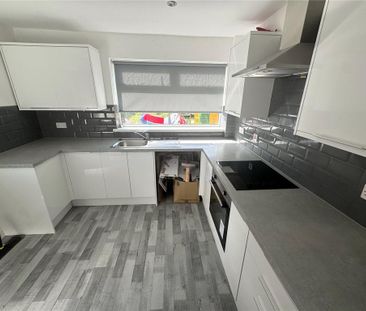 2 bedroom semi-detached house to rent - Photo 4