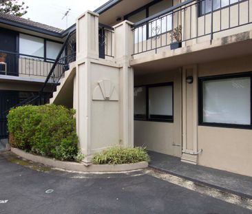 3/305 Station Street, Fairfield, VIC 3078 - Photo 2