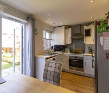 2 bedroom terraced house to rent - Photo 1