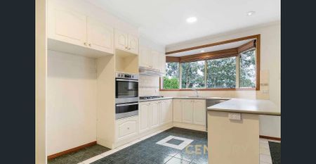 Freshly painted 4-Bedroom Family Home in a Quiet Court Location. - Photo 4