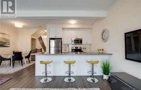 For Lease - 323 Frances Avenue, Hamilton, Ontario - Photo 2