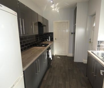 2 bed flat to rent in Debdon Gardens, Heaton - Photo 4