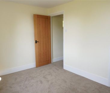 4 bedroom detached house to rent - Photo 3
