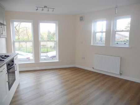 2 bedroom semi-detached house to rent - Photo 4