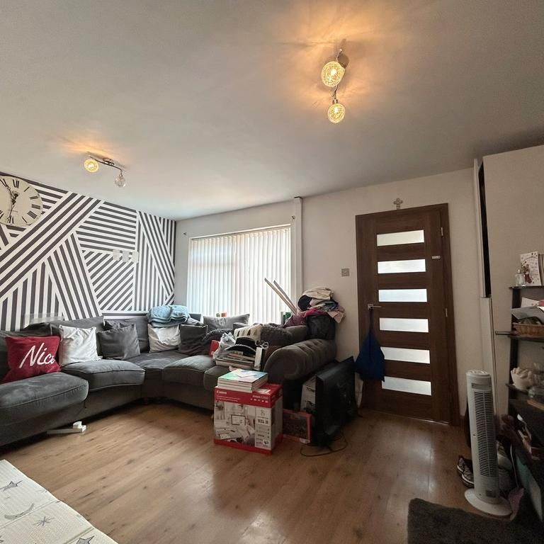 3 bedroom terraced house to rent - Photo 1