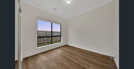 19 Bear Street, Tarneit, Vic 3029 - Photo 5