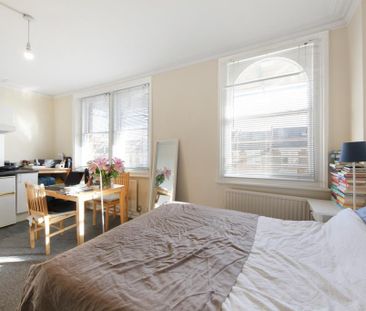 Studio to rent - Photo 1