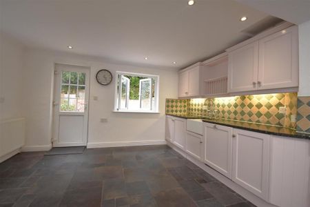 2 bedroom cottage to rent - Photo 2
