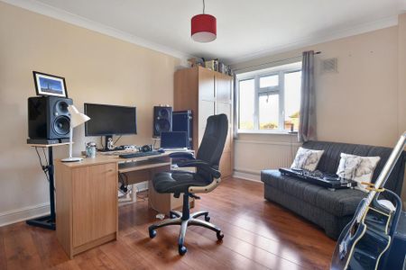 2 bedroom maisonette to rent - Photo 4