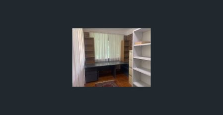 Lovely cottage style home surrounded by garden - Photo 3