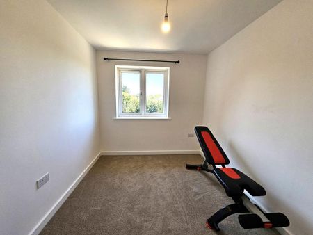 3 bedroom semi-detached house to rent - Photo 5