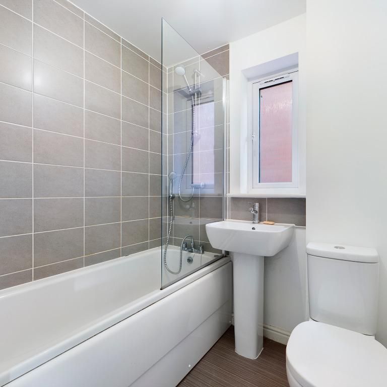 3 bedroom townhouse to rent - Photo 1