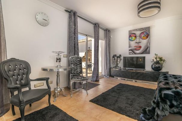 5 bedroom luxury Villa for rent in Benahavís, Andalusia - Photo 1