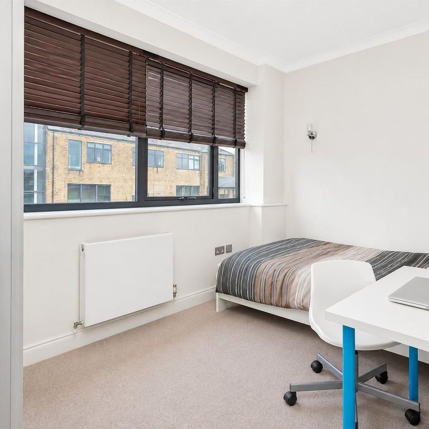 Villiers Road, Willesden Green, London - Photo 1