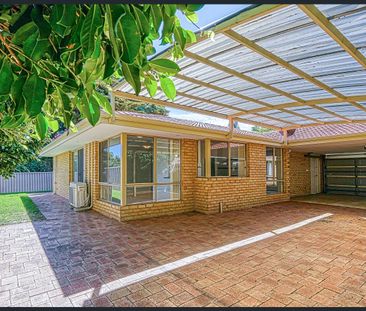 CONVENIENT LOCATION - EASY CARE FAMILY RESIDENCE - Photo 1