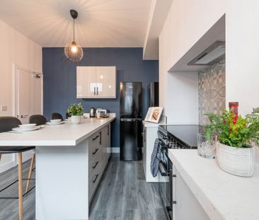 Wetherby Grove (room 1), Burley, Leeds - Photo 1