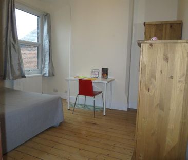 6 bedroom house to rent - Photo 1