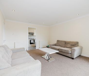 4135L - Mortonhall Park Crescent, Edinburgh, EH17 8SX - Photo 2