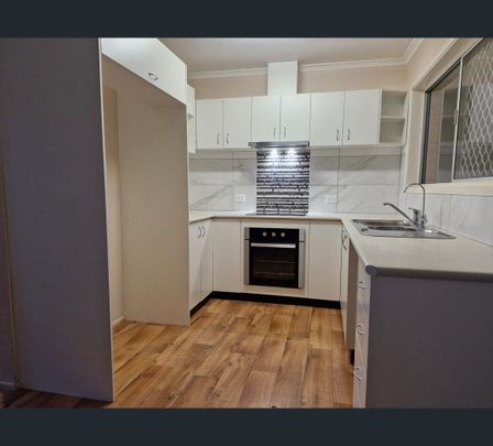 16 Tina St, Redland Bay, Qld 4165 - Photo 1
