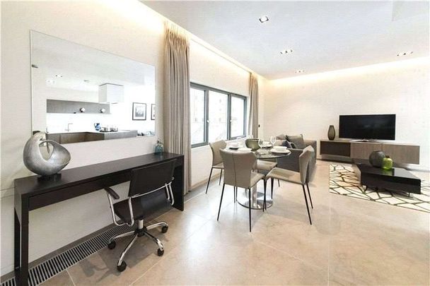 Beautiful third-floor apartment in the heart of St James's - Photo 1