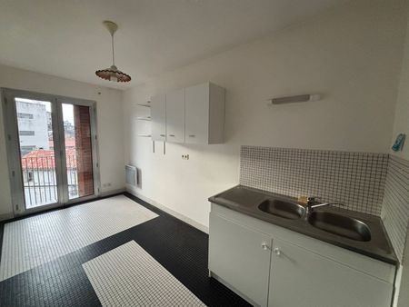 Location Appartement 3 pièces 75m² ANGOULEME 16000 - Photo 5
