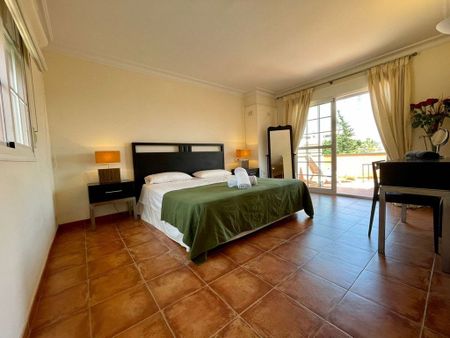 Luxury Villa for rent in Nueva Andalucia, Spain - Photo 5