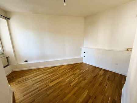 Appartement À Louer 3 Pièces , 75 M² - Photo 2